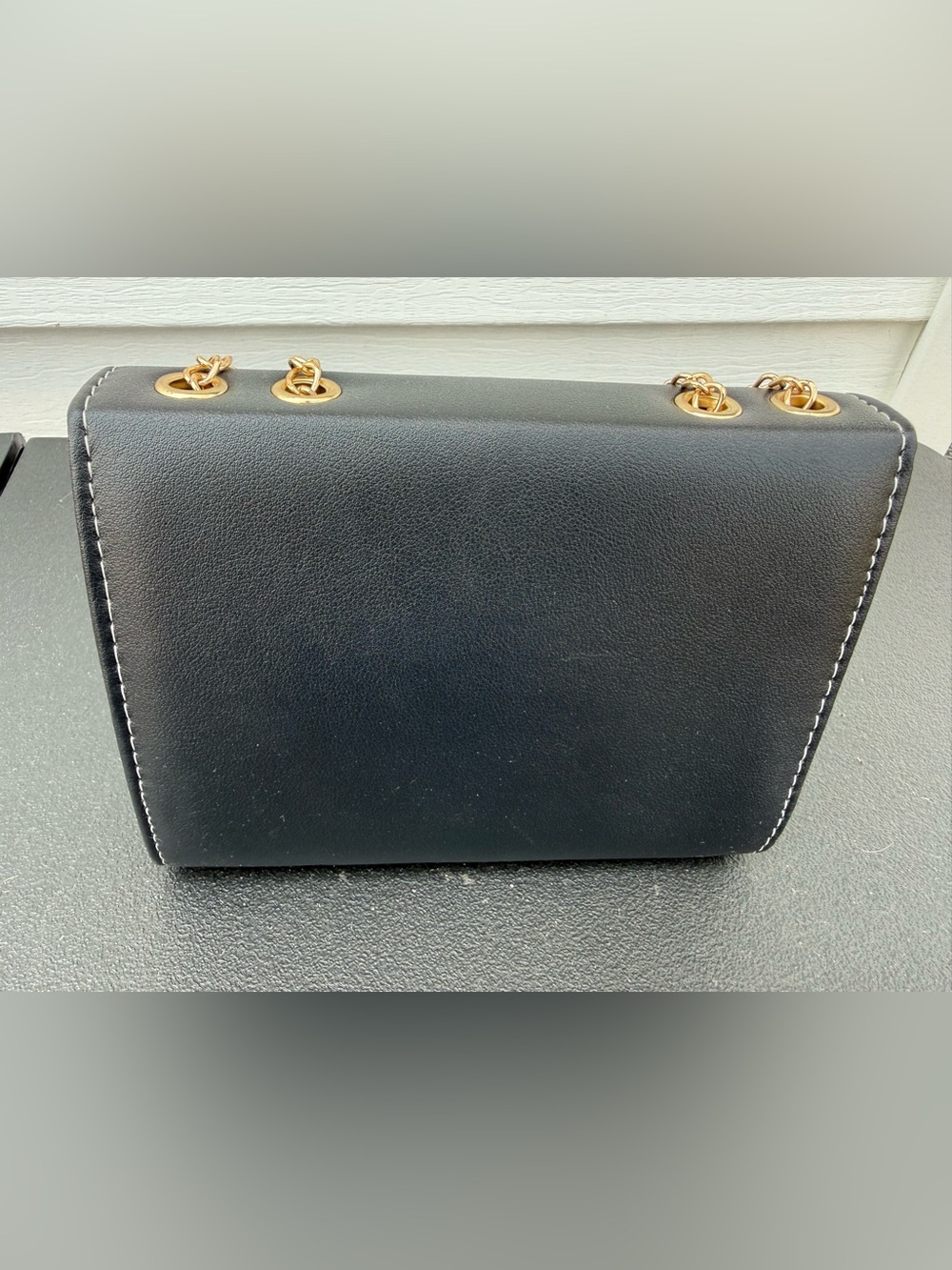 New YOKUA Black and White Chain-Handle Shoulder Bag with Gold Accent - Picture 6 of 7